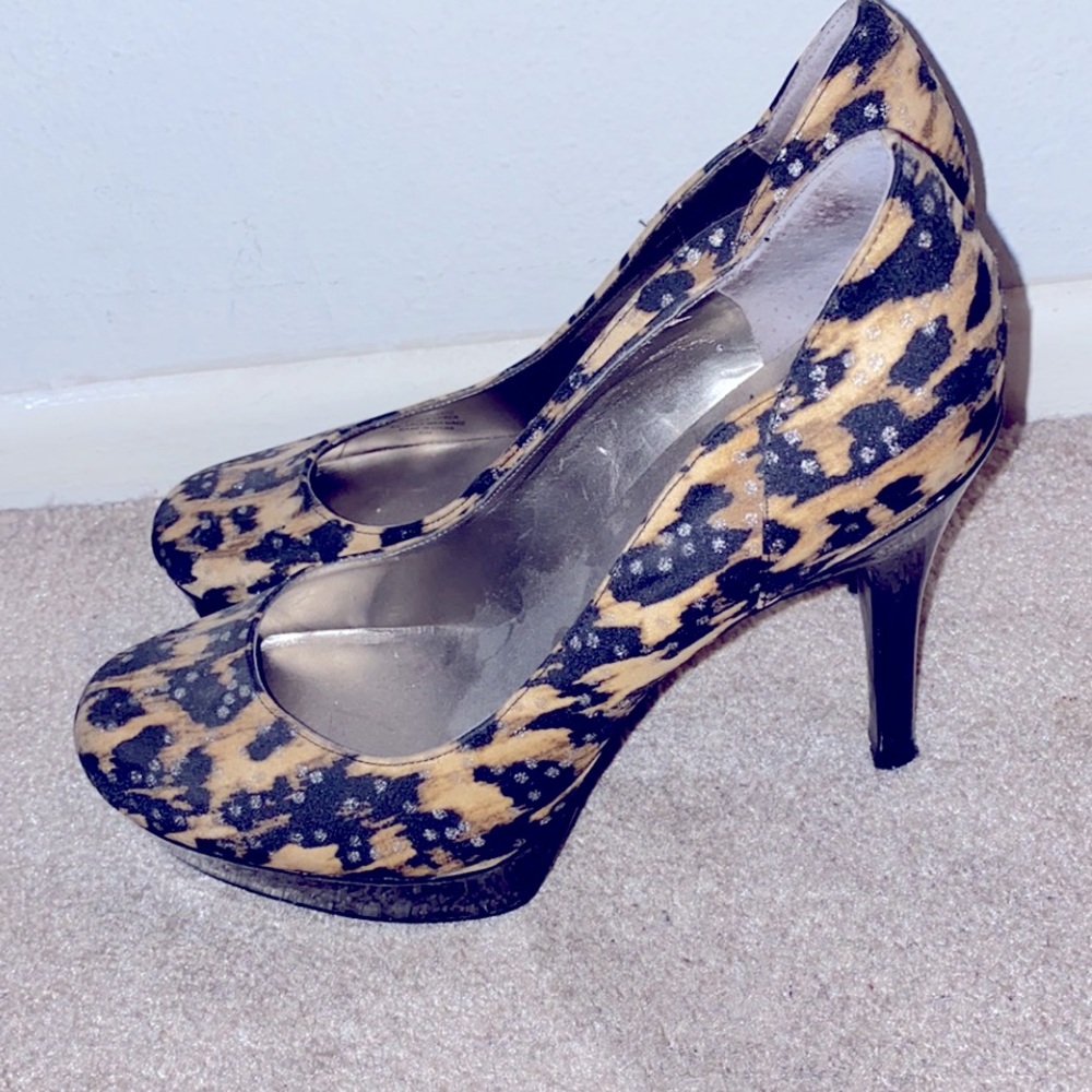 Sale!🎉Guess Leopard Comfortable Sexy Platform Heels